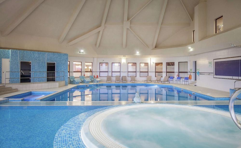 DoubleTree by Hilton Glasgow Westerwood Spa & Golf Resort - Pool