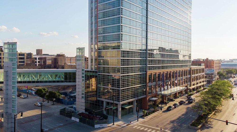 Hilton Garden Inn Chicago McCormick Place - Featured Image