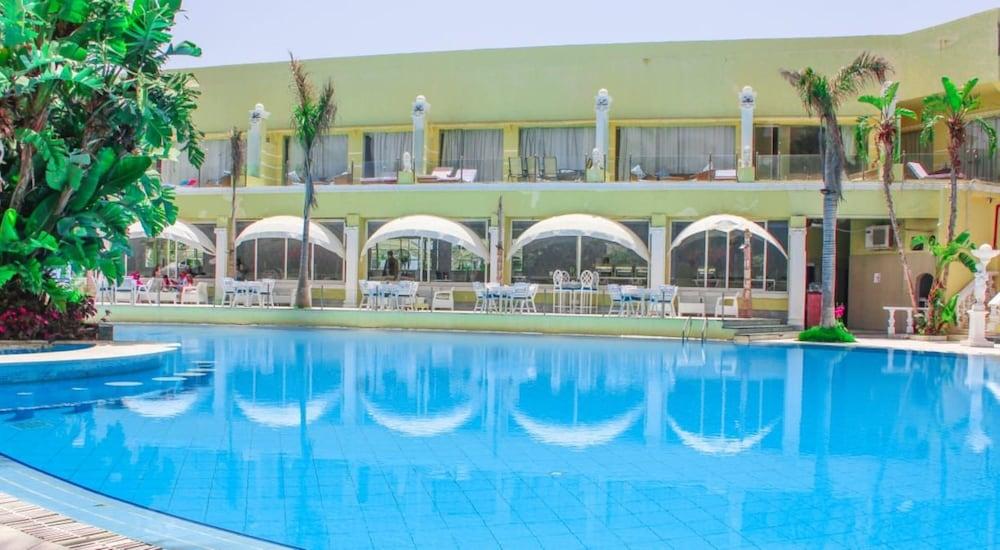 Paradise Inn Beach Resort - Maamoura - Outdoor Pool