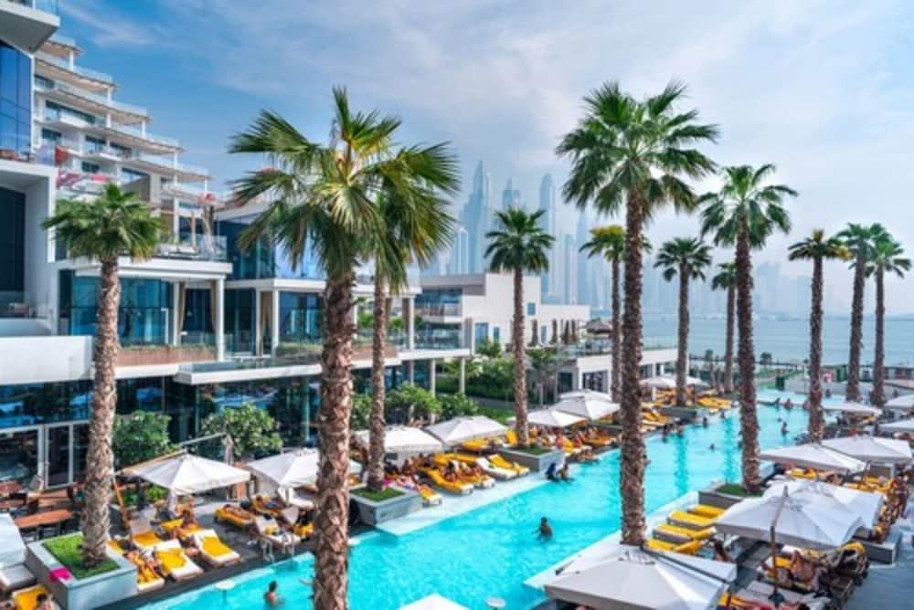 Maison Privee - Luxury Sea View Apt in FIVE Resort on The Palm - Pool