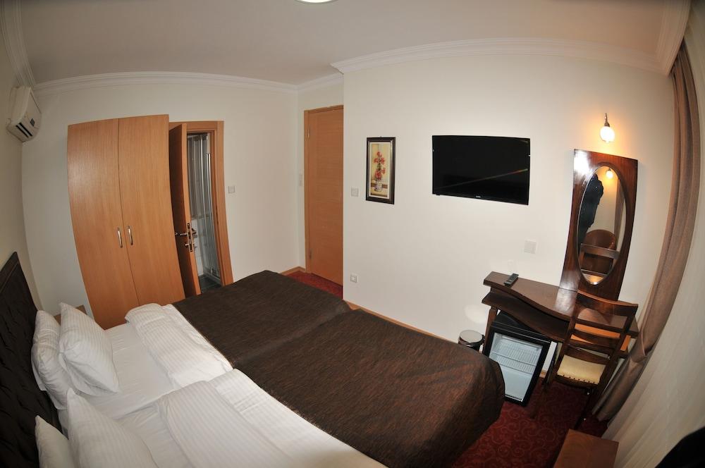 Palace Point Hotel - Room