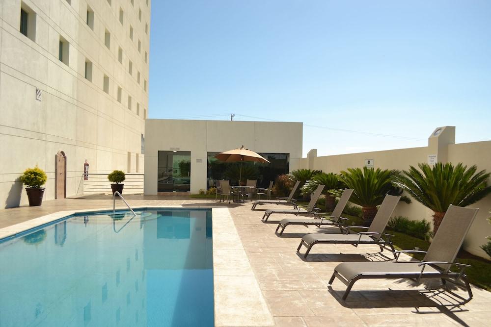 Hotel Aeropuerto Los Cabos - Outdoor Pool