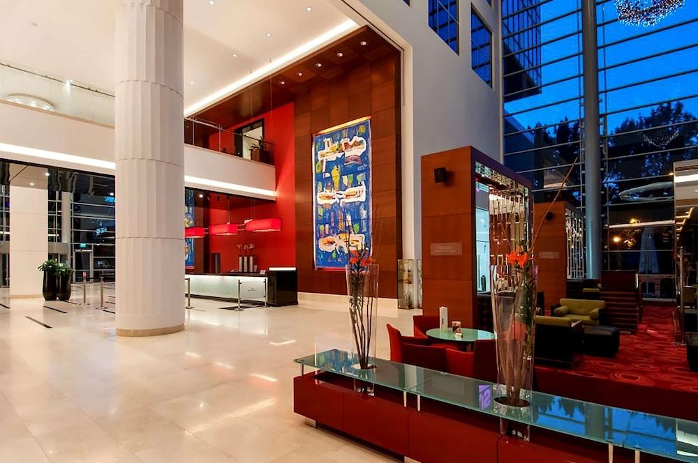 Hilton Warsaw City - Lobby