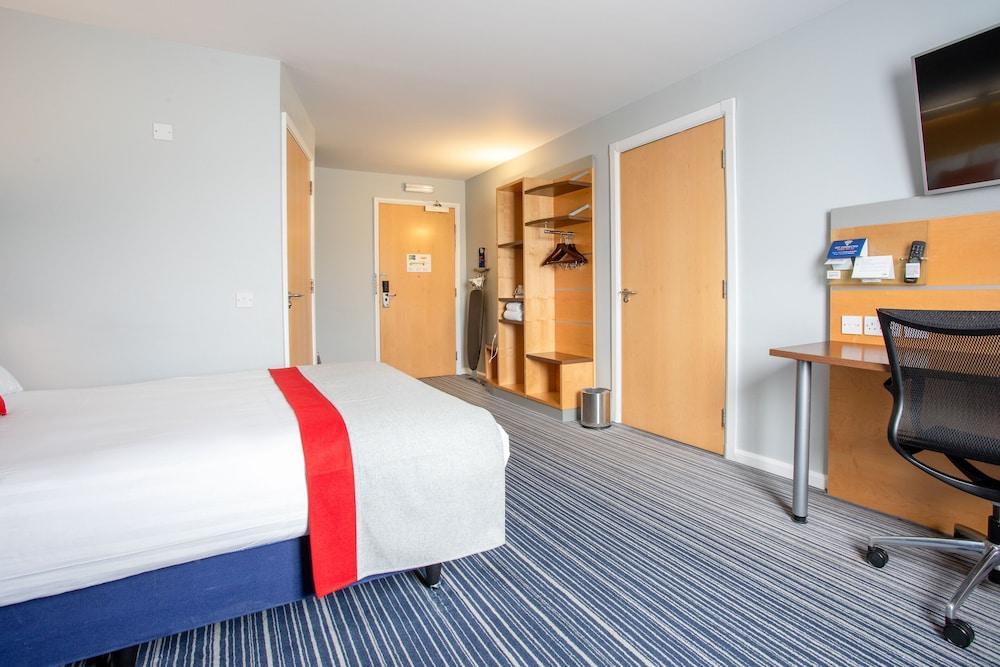 Holiday Inn Express Dunfermline, an IHG Hotel - Room