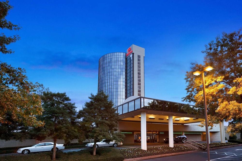 Hilton Memphis - Exterior