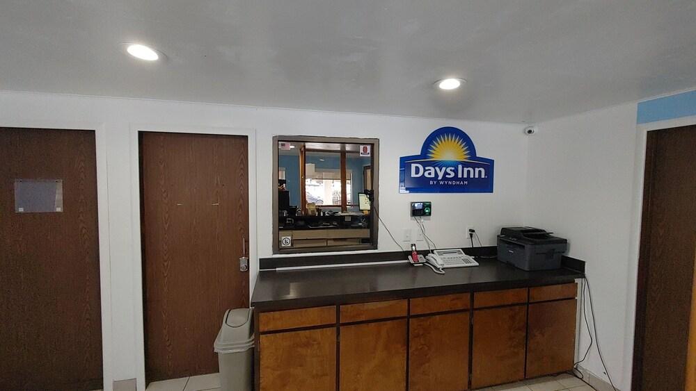 Days Inn by Wyndham Pocatello University Area - Featured Image