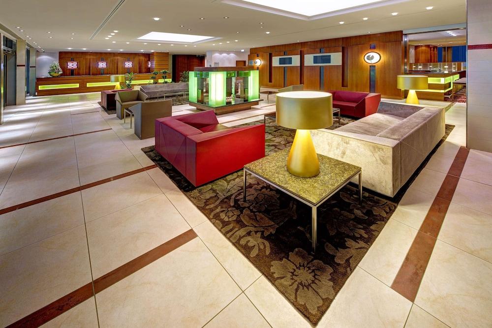 Hilton Garden Inn Frankfurt Airport - Lobby