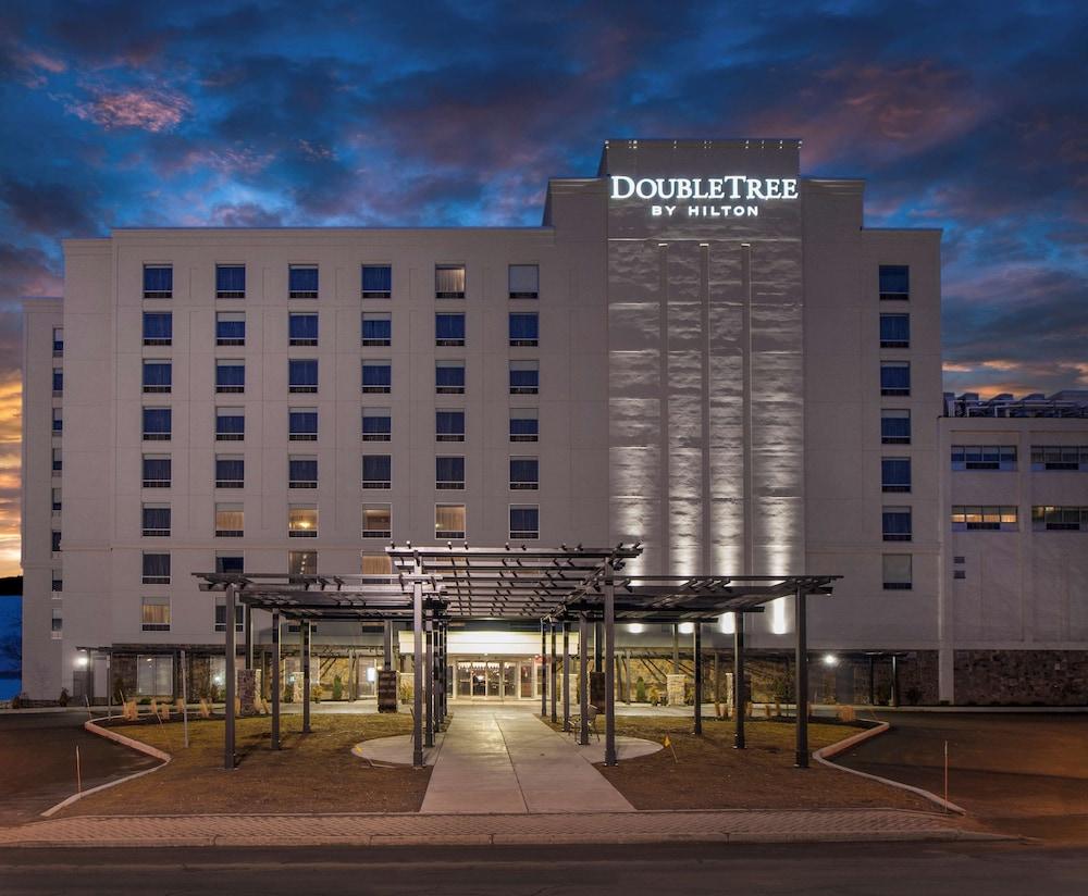 DoubleTree by Hilton Hotel Niagara Falls New York - Exterior