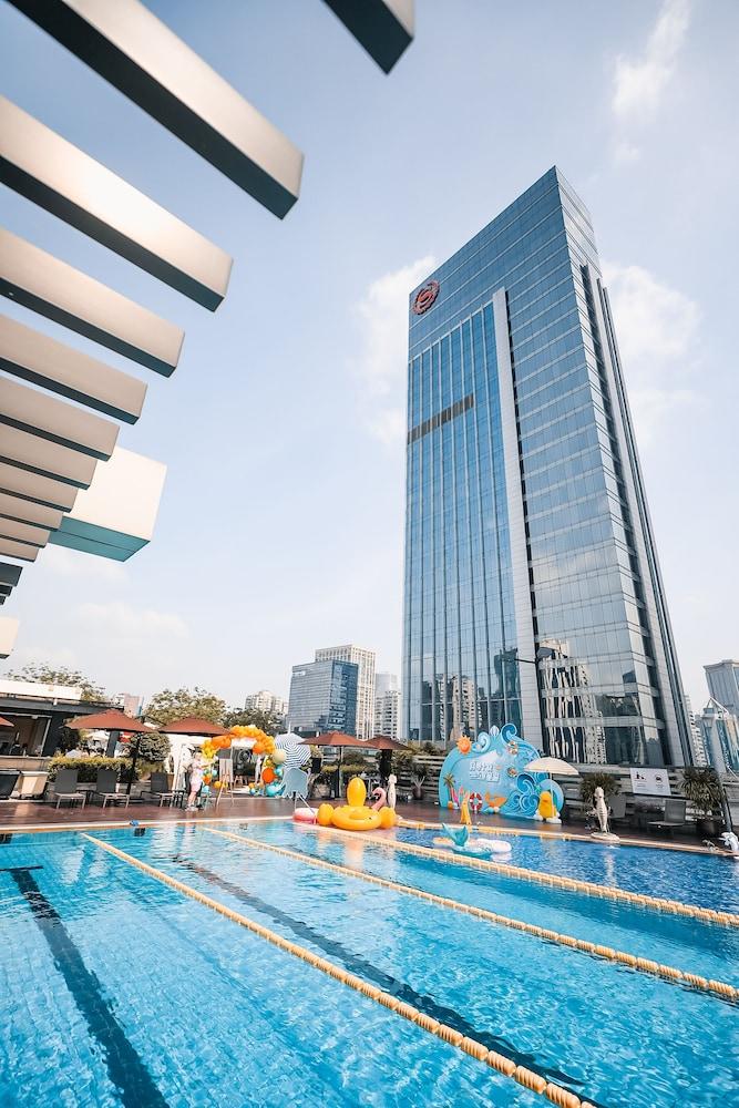 Sheraton Guangzhou Hotel - Outdoor Pool
