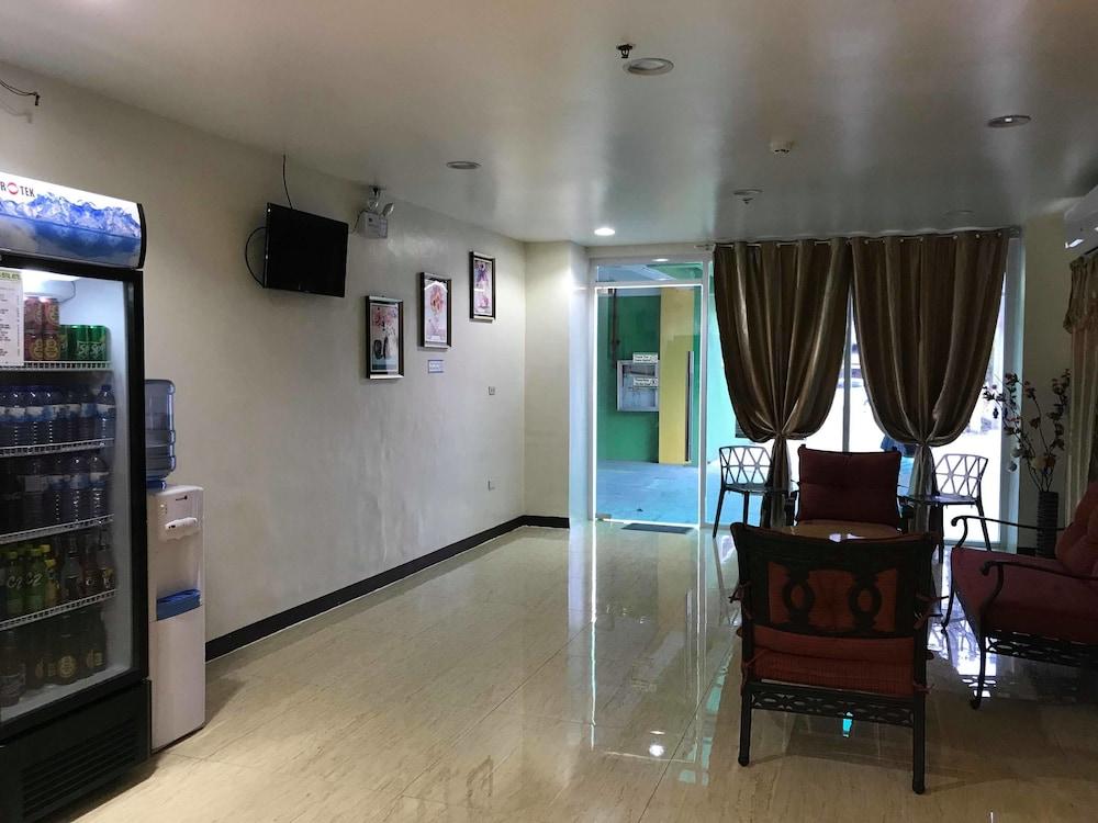 Meaco Royal Hotel - Malabon - Lobby