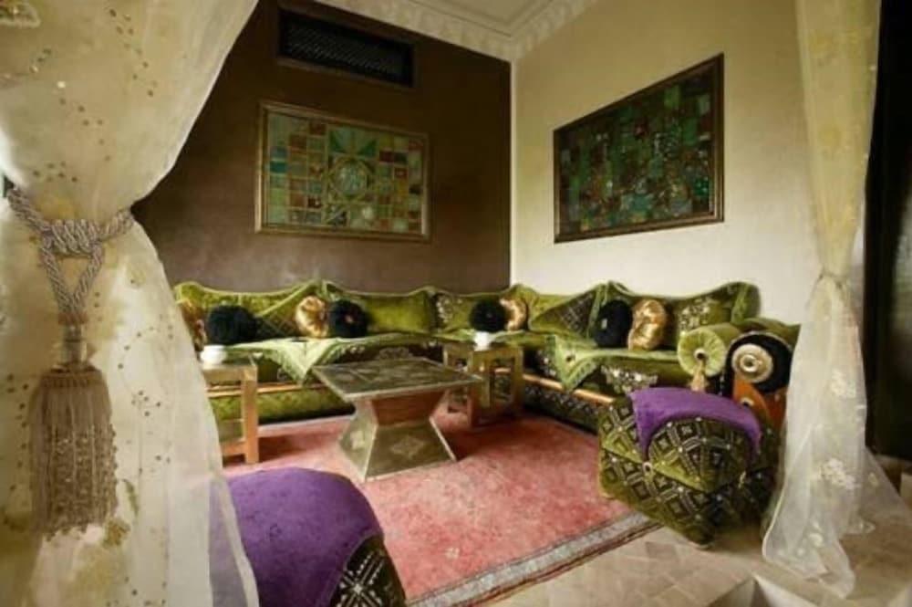 Villa Dar Taous - Lobby Sitting Area