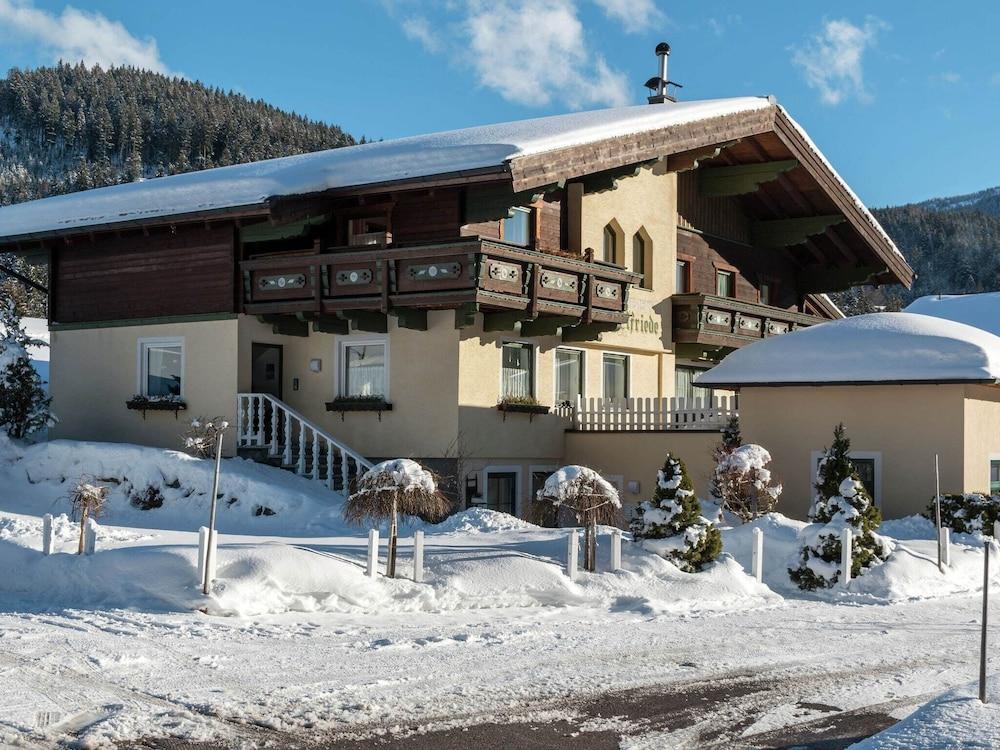 Gorgeous Mansion in Filzmoos Near Ski Area - Exterior