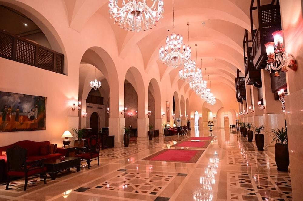 Islamabad Serena Hotel - Lobby Sitting Area