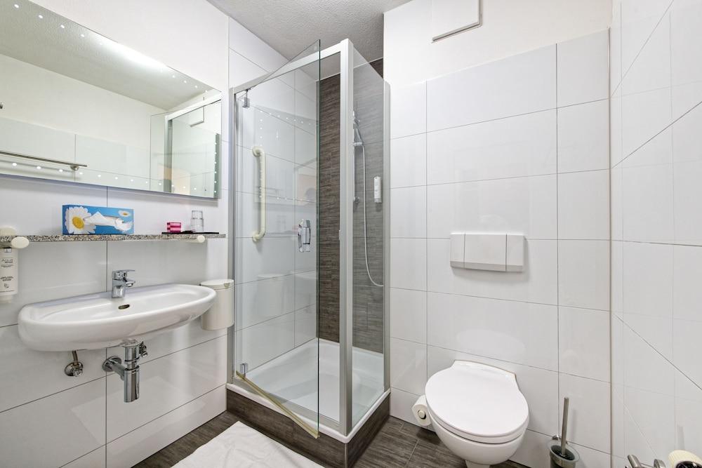 Cascada Central Hotel Rheine - Bathroom