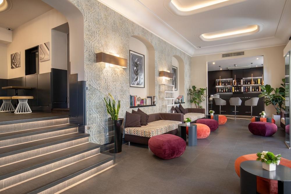 The Republic Hotel - Lobby Lounge