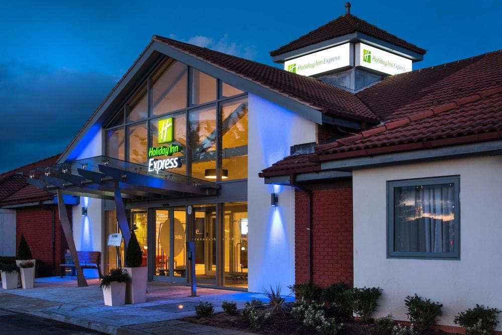 Holiday Inn Express Portsmouth - North, an IHG Hotel - Featured Image