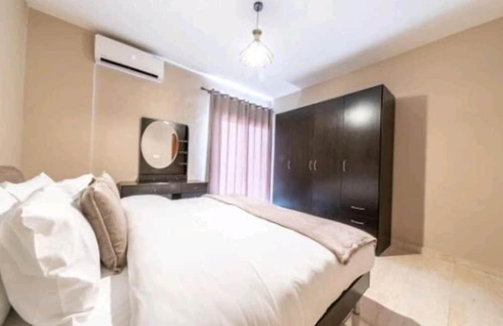 MicanApartments by Mary serwah ocansey - Room
