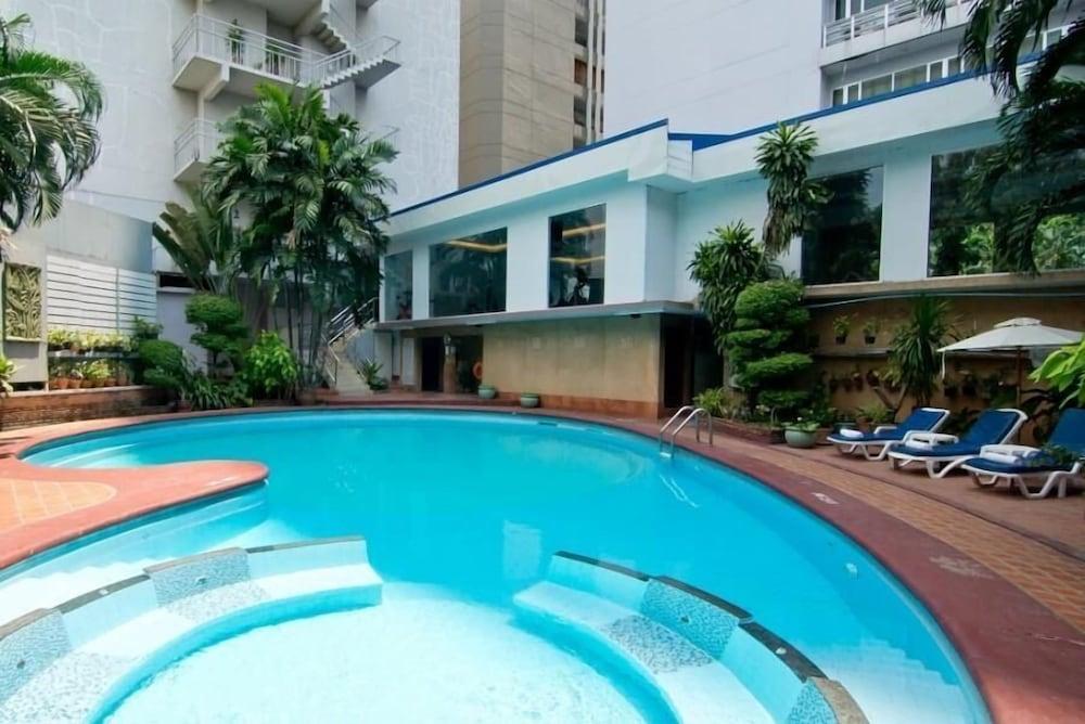 Manhattan Bangkok - Outdoor Pool