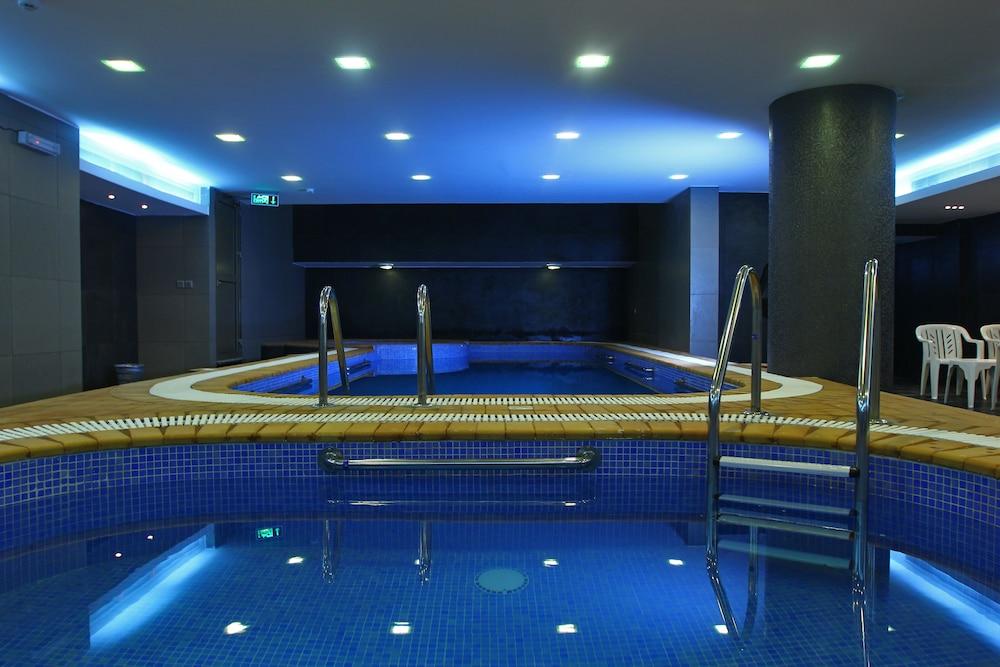 Kyan Shada - Indoor Pool