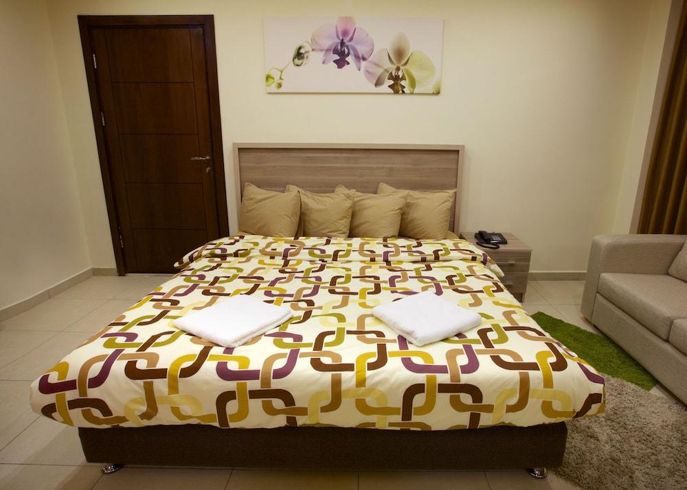 Lujain Hotel Suites - Room