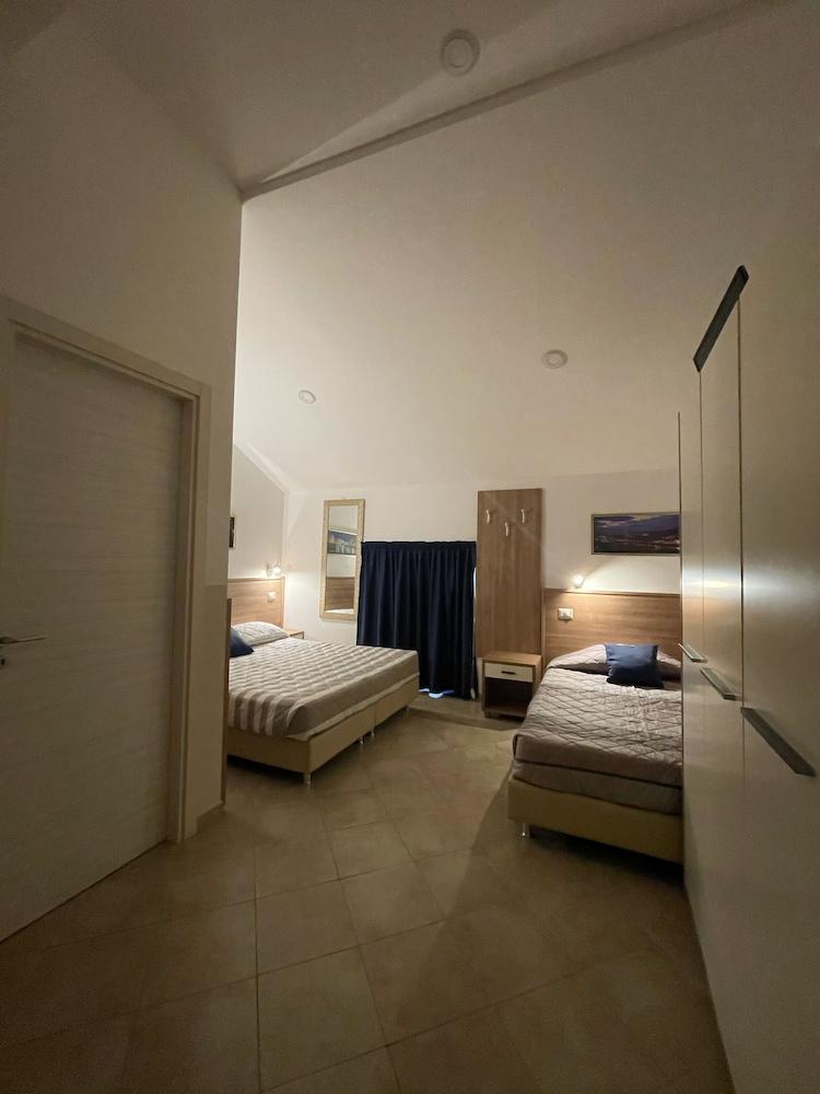 Hotel Montecarlo - Room