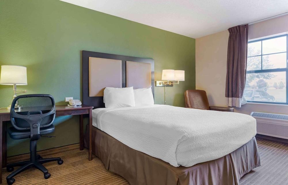 Extended Stay America Select Suites Chicago Hanover Park - Room