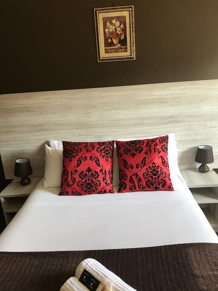 Businessburg Hotel - Room