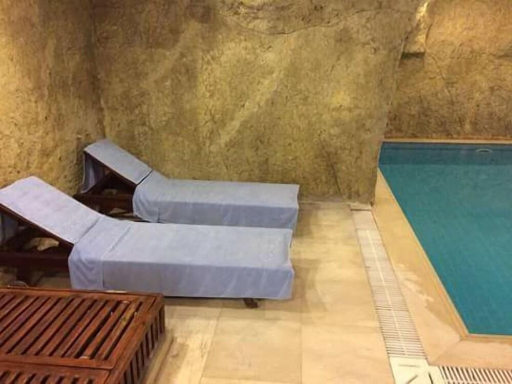 Hotel El-Ruha - Indoor Pool