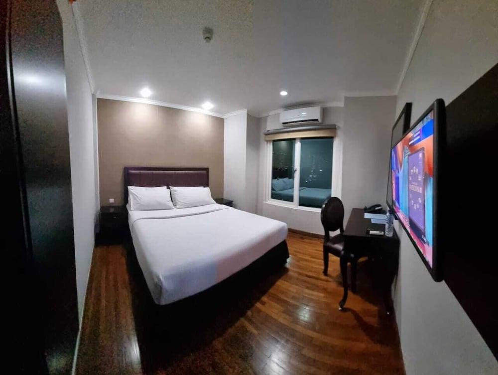 P Hotel Jakarta - Featured Image