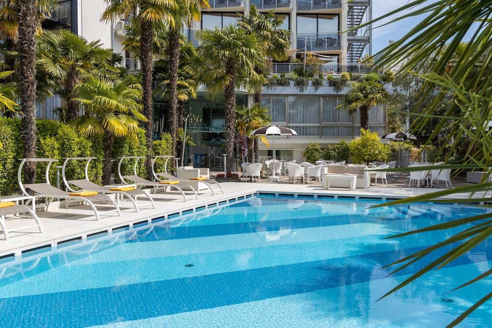Hotel Garda - TonelliHotels - Pool