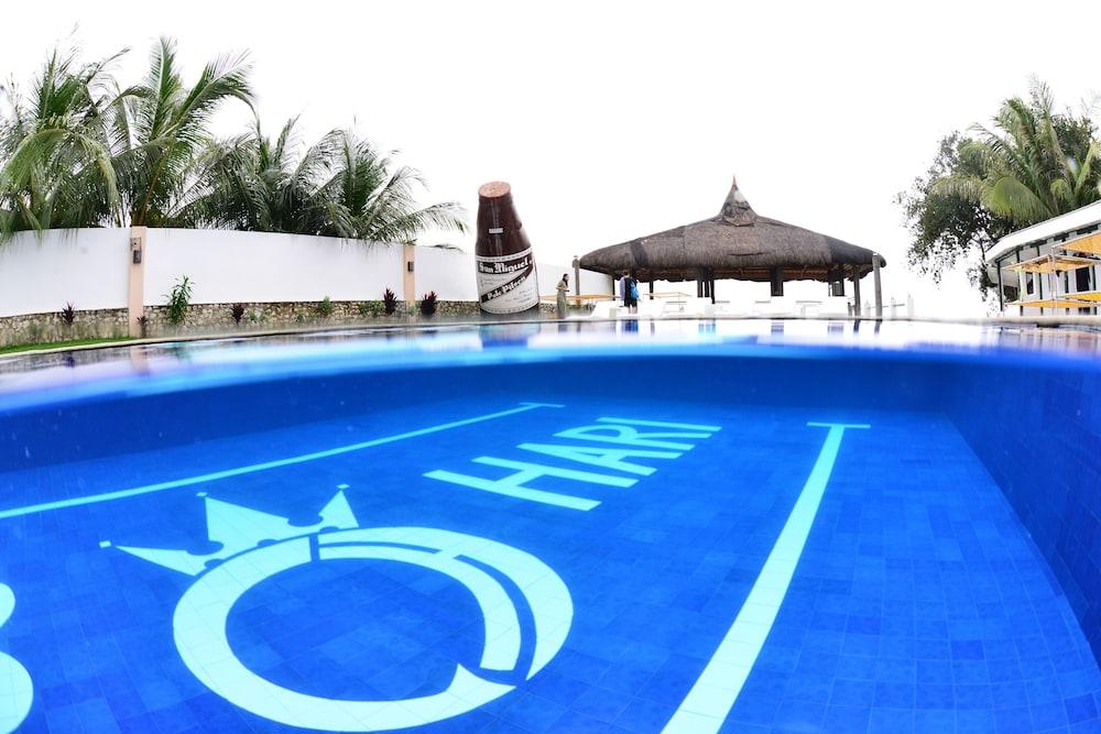 Club Hari Dive Resort - Outdoor Pool
