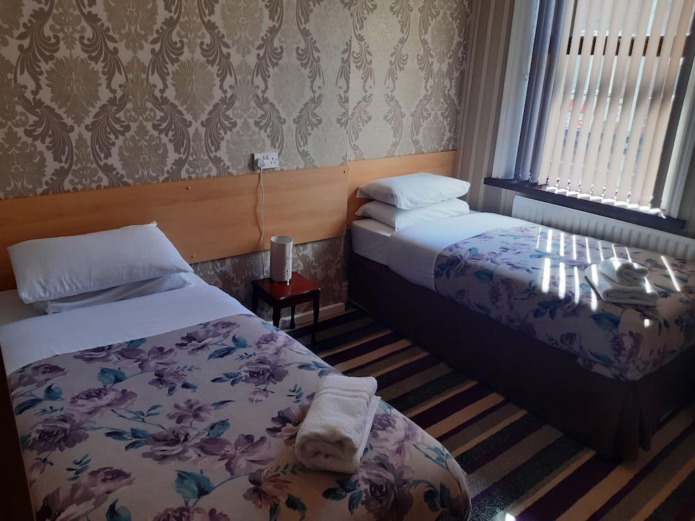 Wellington Hotel - Room