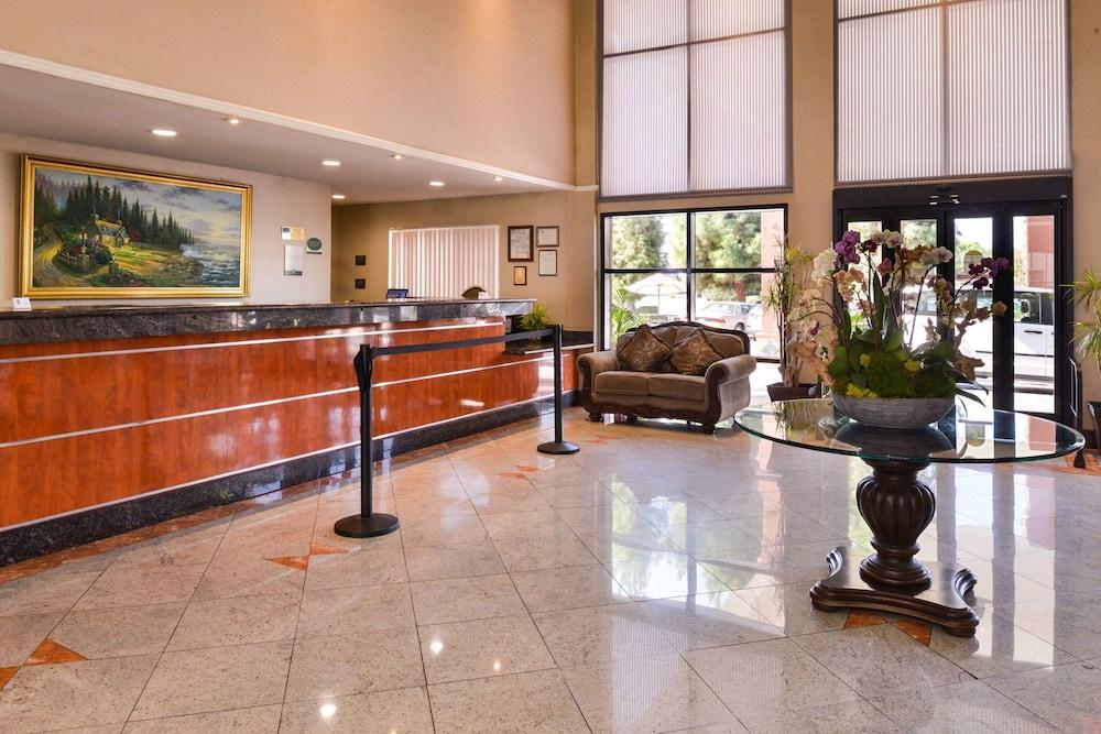 Quality Inn & Suites Walnut - City of Industry - Lobby