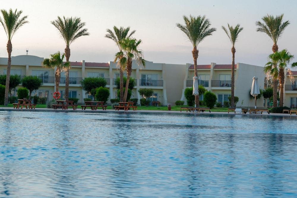 DoubleTree by Hilton Sharm El Sheikh - Sharks Bay Resort - Infinity Pool