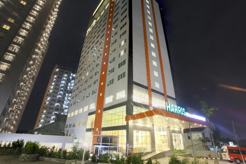 HARRIS Hotel & Conventions Ciumbuleuit - Bandung - Exterior