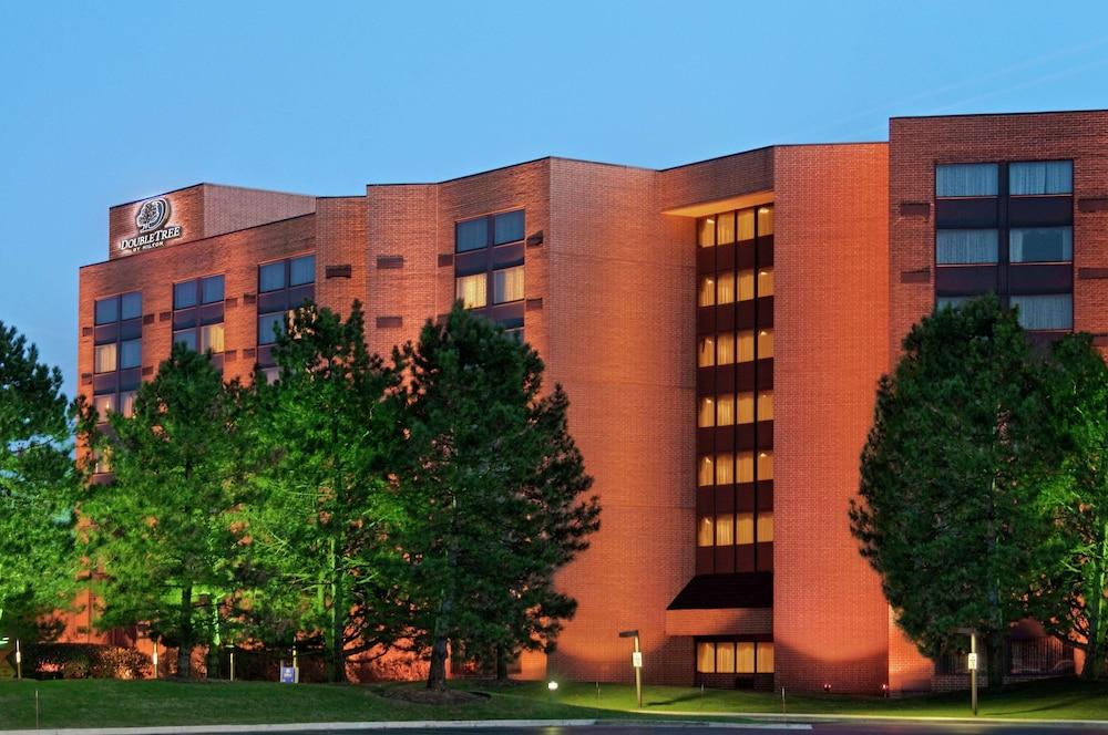 DoubleTree by Hilton Lisle Naperville - Featured Image