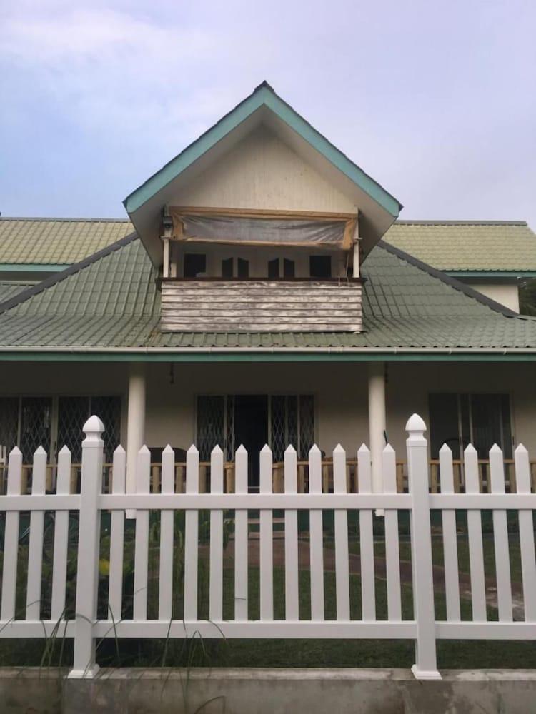 Casa Livingston - Luxury Villa - La Digue Seychelles - Exterior