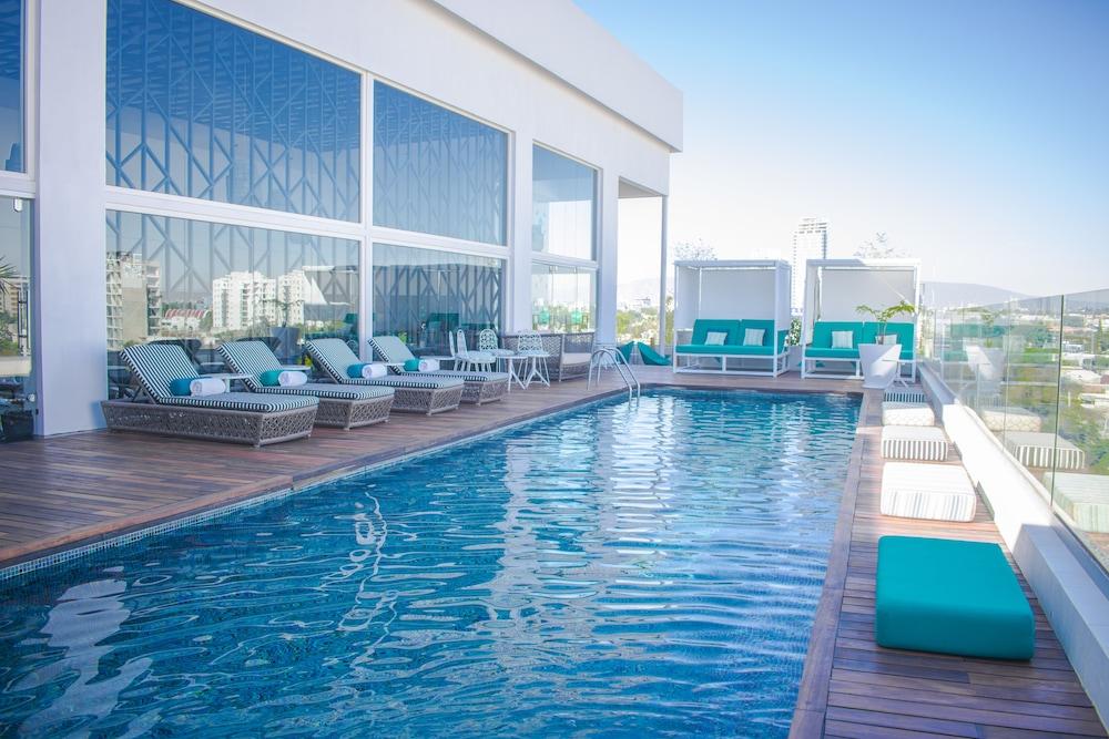Square Small Luxury Hotel - Providencia - Rooftop Pool