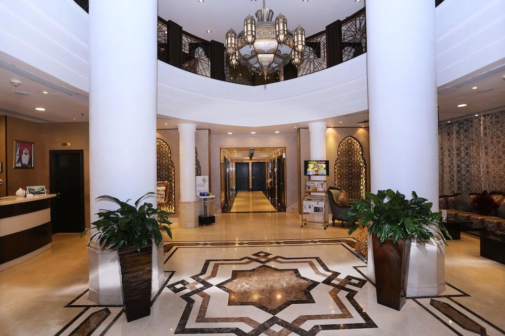 AlHamra Hotel - Interior Entrance