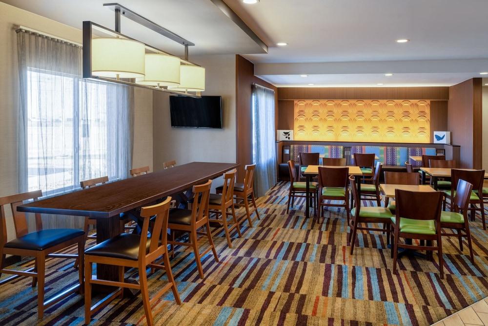 Fairfield Inn and Suites by Marriott Denver Aurora/ Medical Center - Lobby Lounge