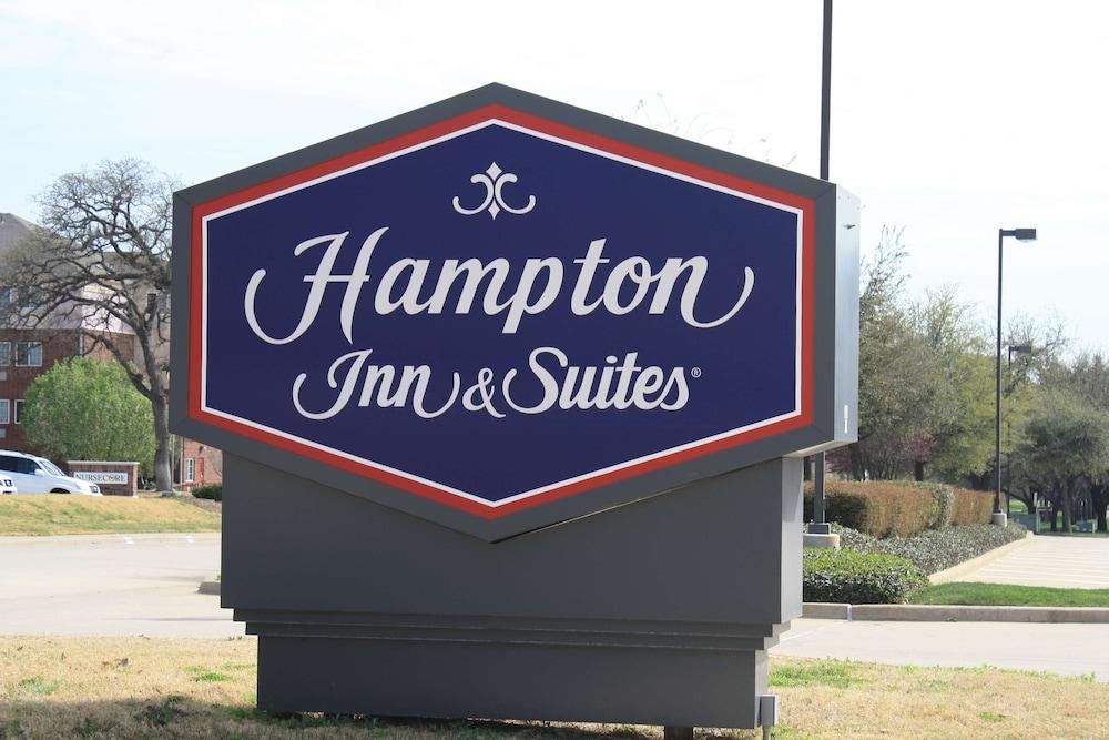 Hampton Inn & Suites Dallas Arlington N Entertainment Dist. - Exterior