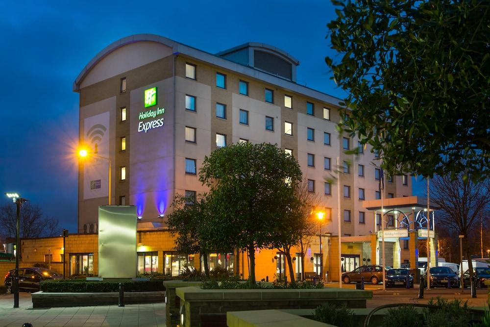 Holiday Inn Express London Wandsworth, an IHG Hotel - Featured Image