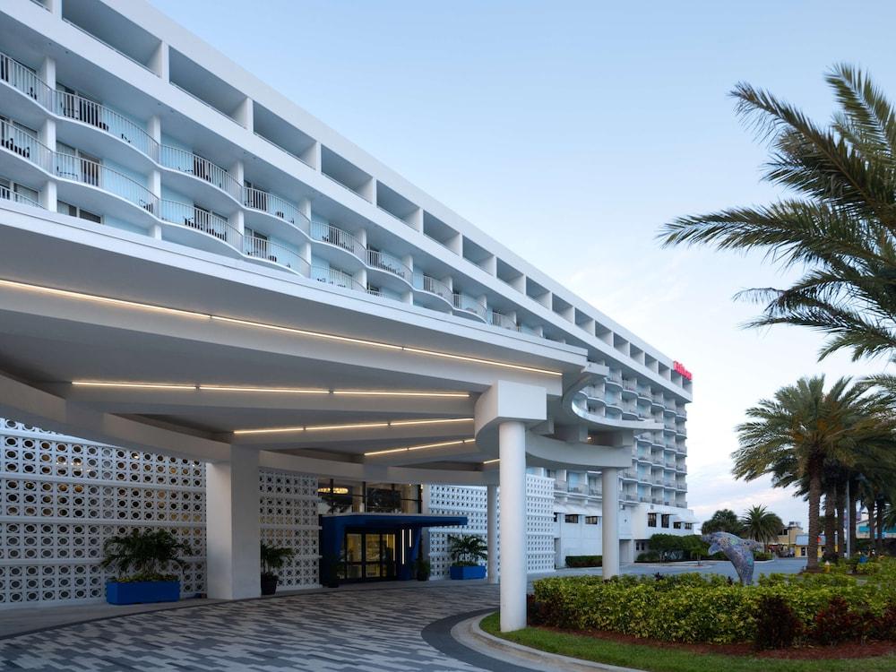 Hilton Clearwater Beach Resort & Spa - Exterior