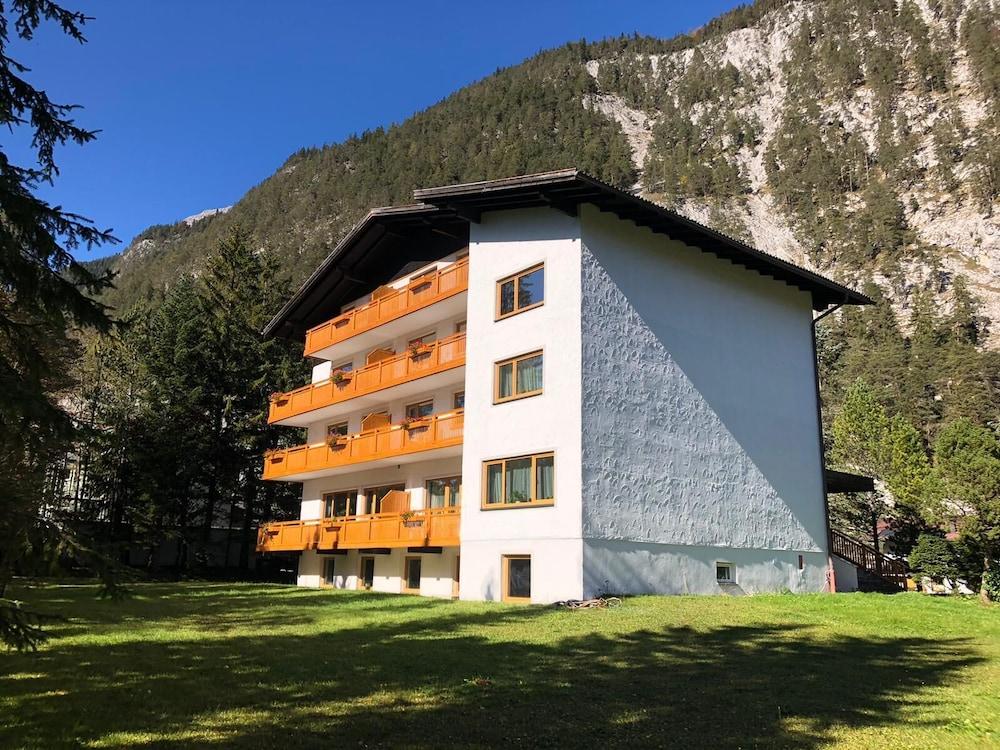 Karwendel-Lodge - Featured Image