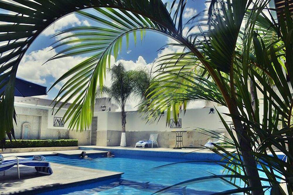 هوتل سان كارلوس تيكيسكيابان - Outdoor Pool