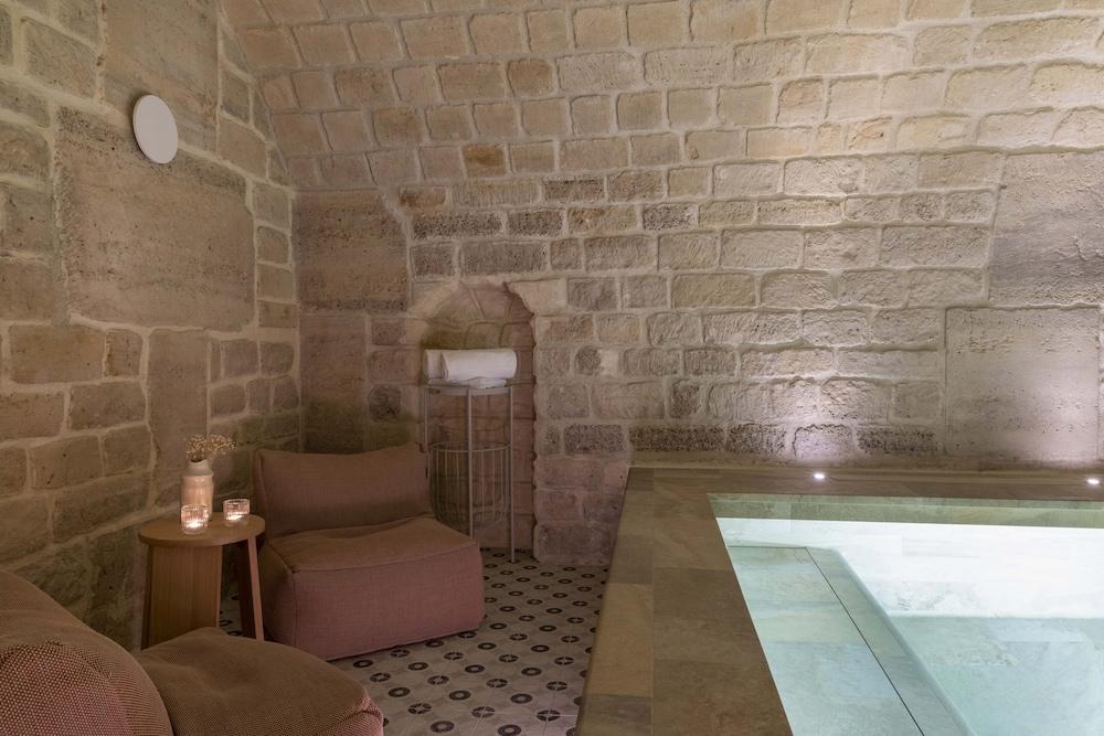 Le Petit Beaumarchais Hotel & Spa - Indoor/Outdoor Pool