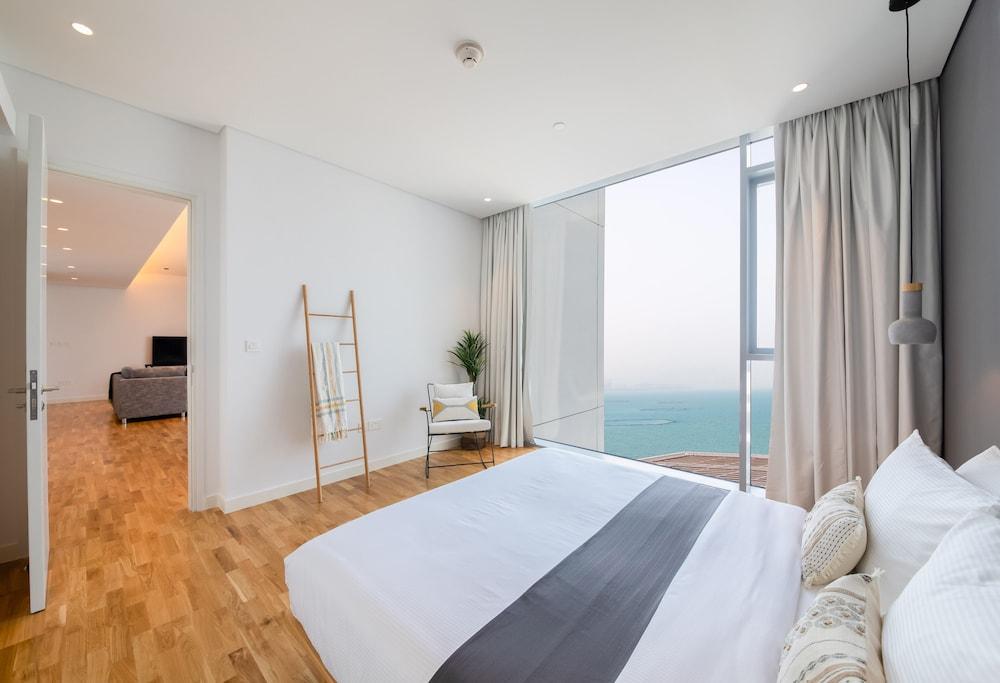 Maison Privee - Stunning Sea Views on Dubai’s New Luxury Island - Room