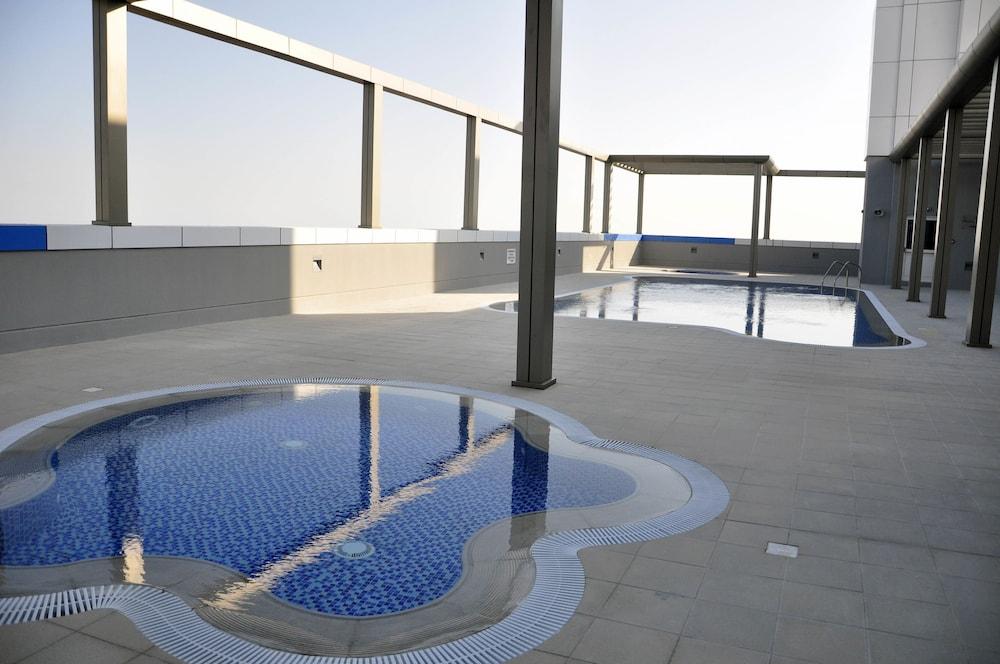 Gulf Executive Residence Juffair - Outdoor Pool