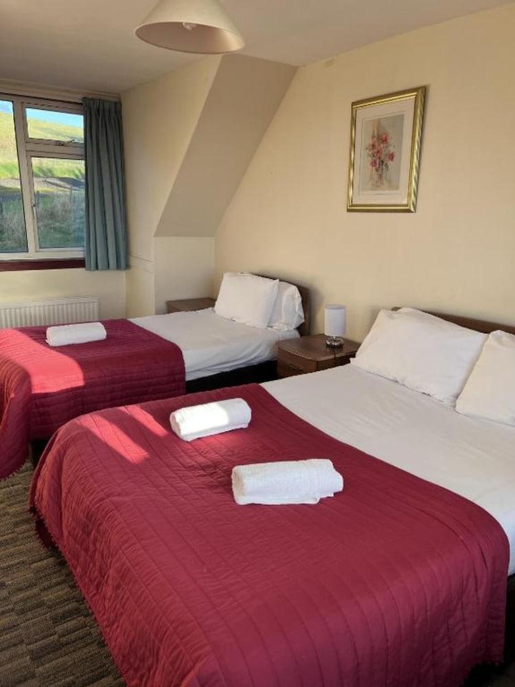 OYO Lochway Hotel - Room