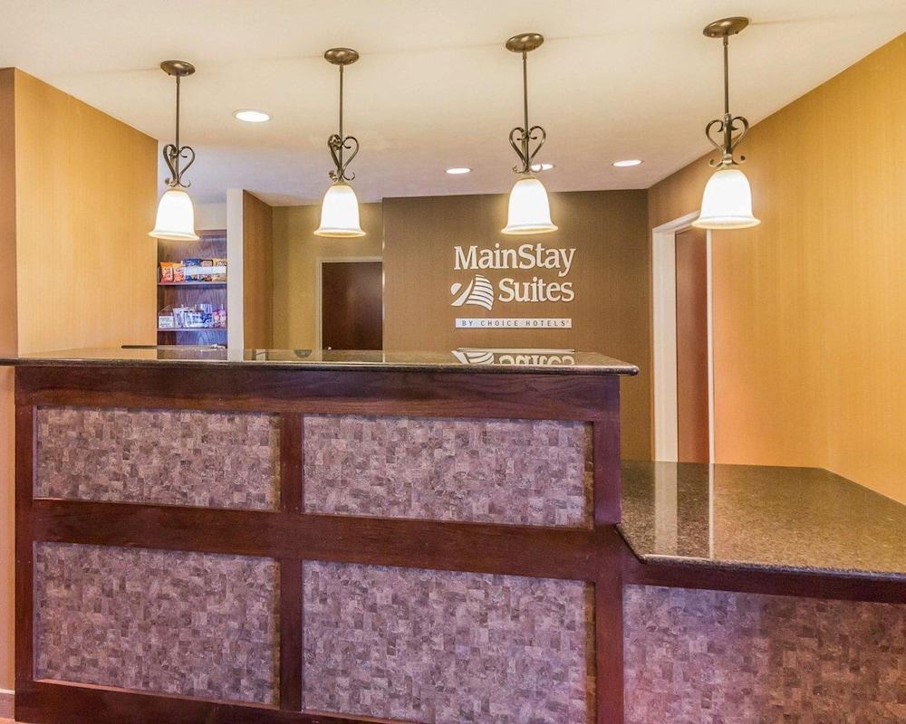 MainStay Suites Grand Island - Lobby